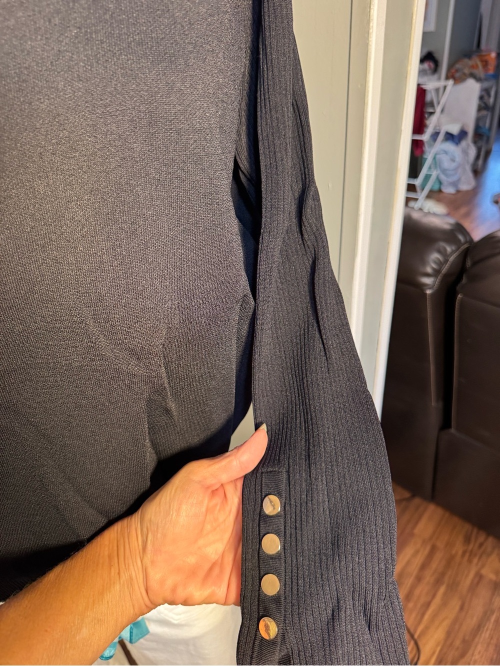 Aleeza Paris Black 1X Tunic with gold buttons. - Picture 5 of 8